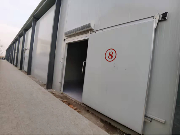 冷庫門怎么選擇？平移門和手拉門哪個(gè)更好